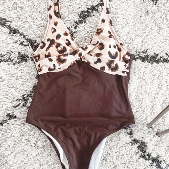 Cupshe leopard swimsuit - Picture 2 of 7